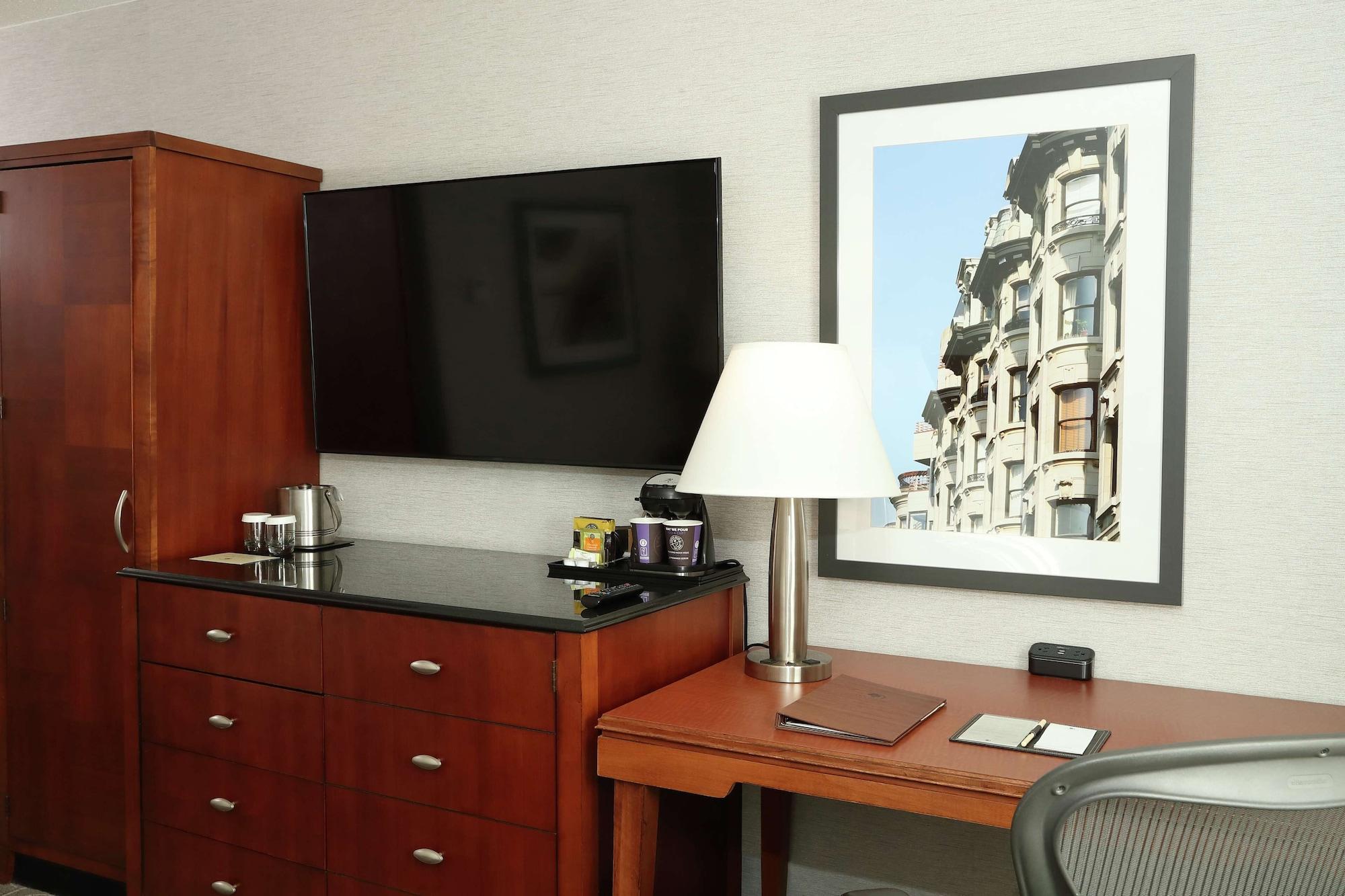Отель Doubletree By Hilton Boston/Уэстборо Экстерьер фото