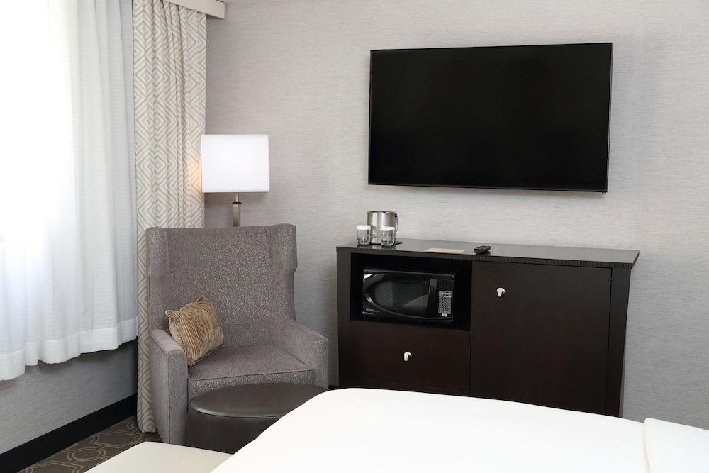Отель Doubletree By Hilton Boston/Уэстборо Экстерьер фото
