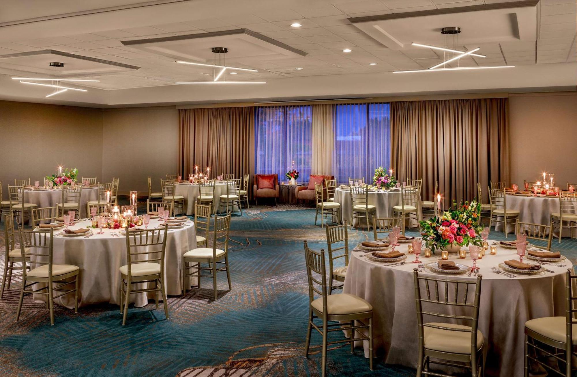 Отель Doubletree By Hilton Boston/Уэстборо Экстерьер фото
