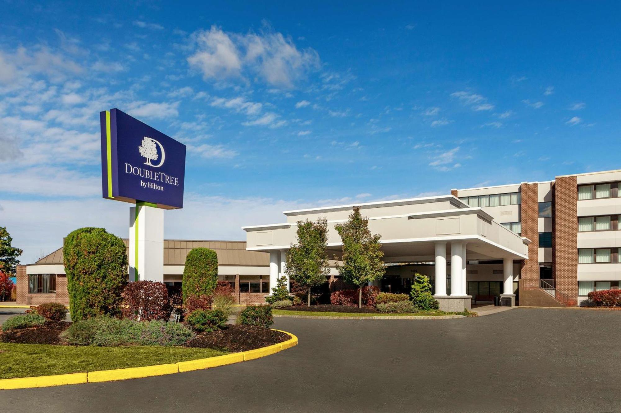 Отель Doubletree By Hilton Boston/Уэстборо Экстерьер фото