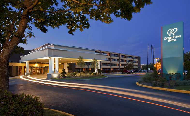 Отель Doubletree By Hilton Boston/Уэстборо Экстерьер фото